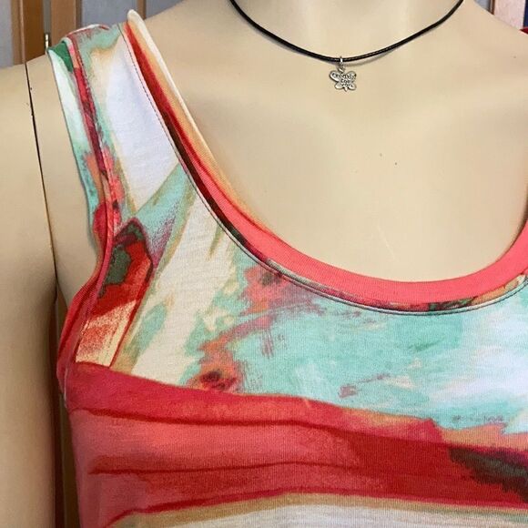 3/$20 Simply Vera Vera Wang Flowy Tank - Picture 3 of 8